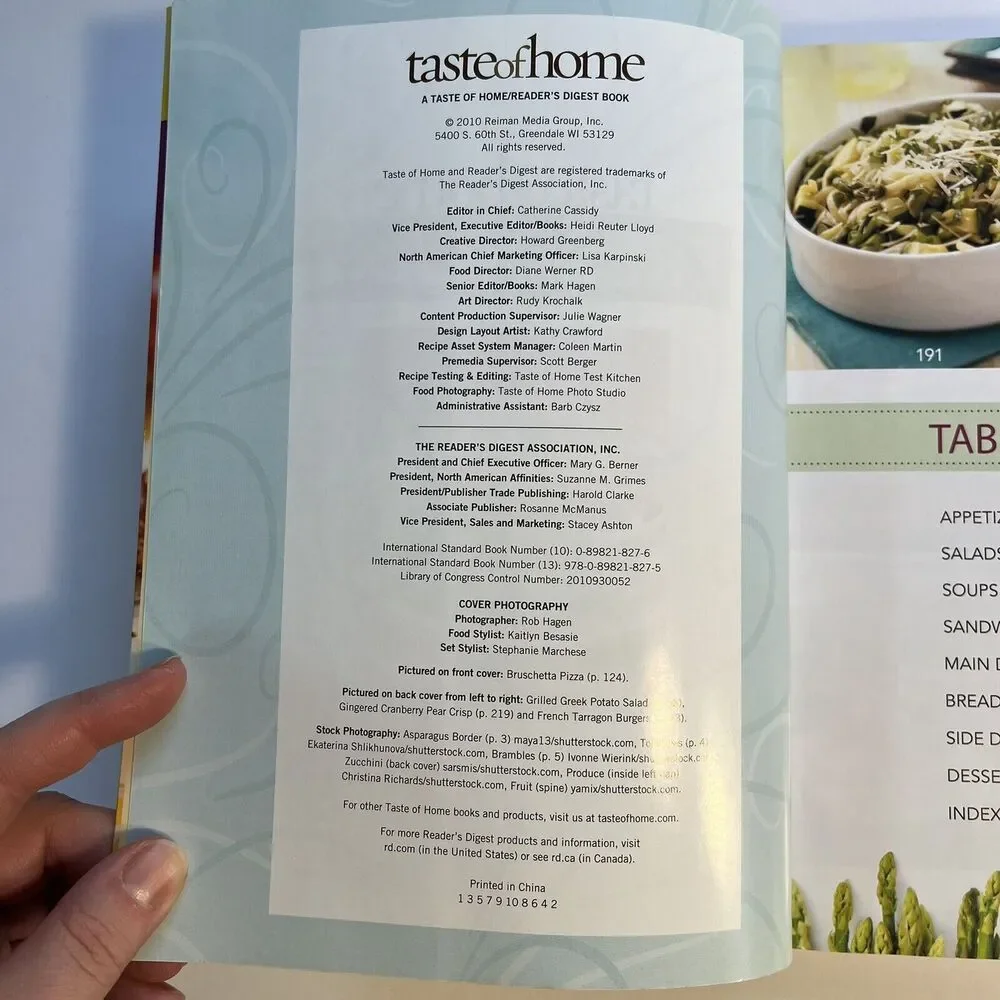 Taste of Home Fresh and Easy 390 Garden Fresh Recipes Cookbook Paperback